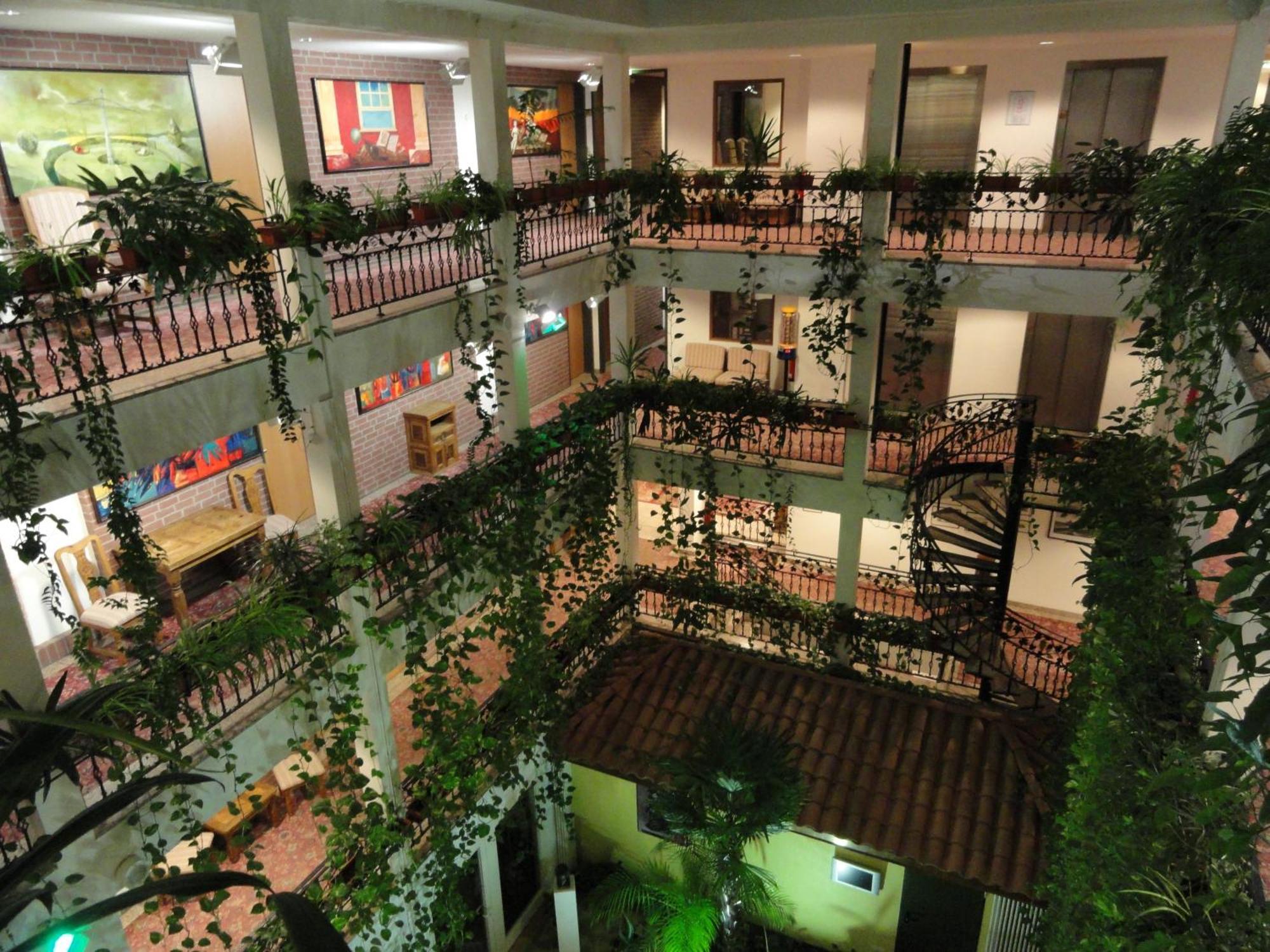 Solitaire Hotel — Photos 2